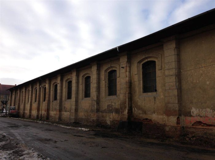 horse riding hall before restauration