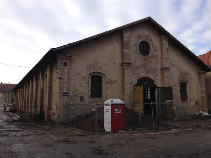 horse riding hall front facade