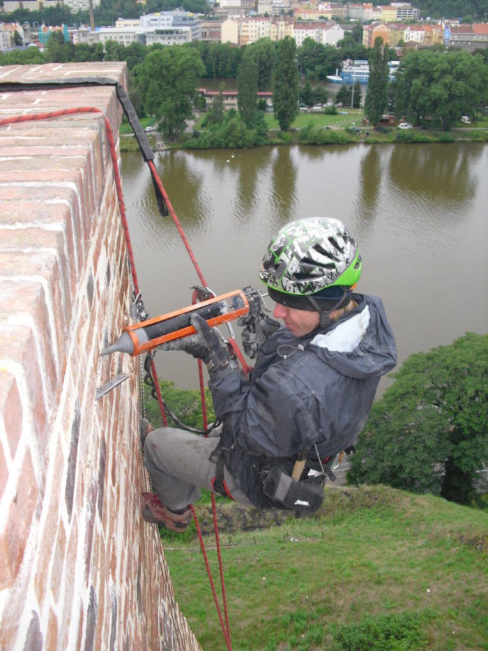 Helikální výztuž